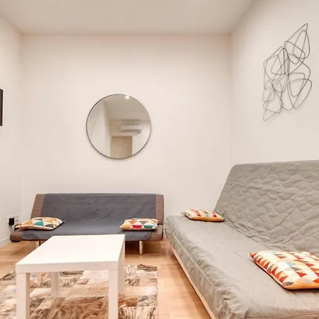 Apartment Furnished In The Heart Of The Close To The Amenities Aix-en-Provence